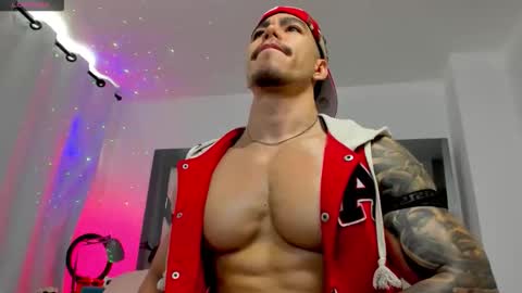 Snapshot of douglassafado chatting on 04/05/26, 01:30 Douglas Safado online show from 04/05/26, 01:30