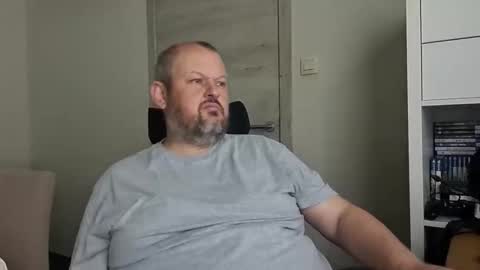 Danny online show from 11/14/25, 09:41