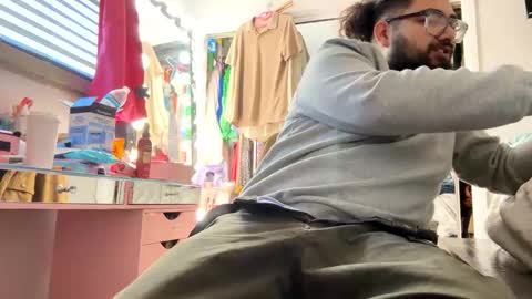 Dpenguino online show from 02/18/26, 04:47