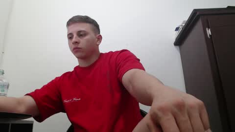 draco_boy2000 online show from 09/19/25, 09:37