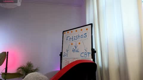 Lisbeth Salander online show from 12/14/25, 05:35