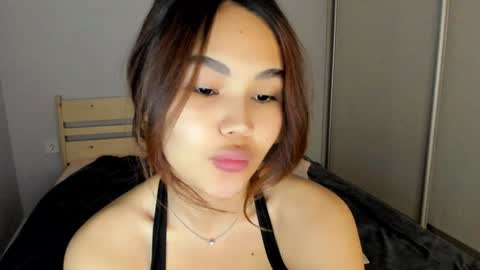 Snapshot of dragon_princesss chatting on 12/12/24, 01:17 Airi online show from 12/12/24, 01:17