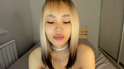 Snapshot of dragon_princesss chatting on 12/28/24, 01:49 Airi online show from 12/28/24, 01:49