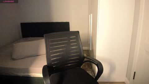 Snapshot of dragon_princesss chatting on 03/10/25, 02:37 Airi online show from 03/10/25, 02:37