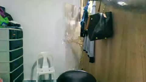 Snapshot of dragonlady402 chatting on 02/24/26, 02:26 Dragon Lady online show from 02/24/26, 02:26