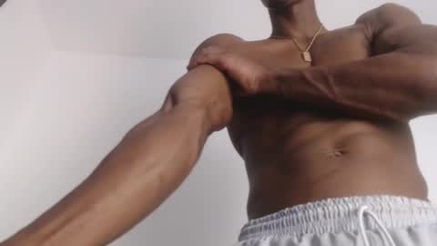 Drake 23 online show from 11/28/25, 09:17