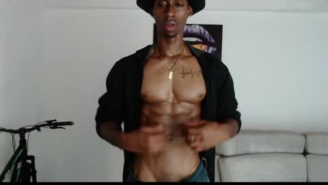 Snapshot of drake_brown_23 chatting on 04/18/26, 08:40 Drake 23 online show from 04/18/26, 08:40