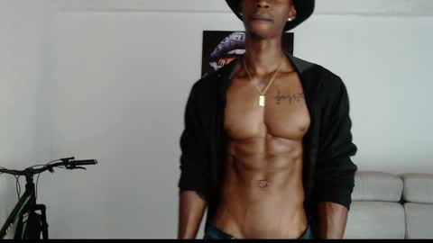 Snapshot of drake_brown_23 chatting on 05/05/26, 06:10 Drake 23 online show from 05/05/26, 06:10