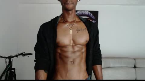 Snapshot of drake_brown_23 chatting on 05/18/26, 07:14 Drake 23 online show from 05/18/26, 07:14