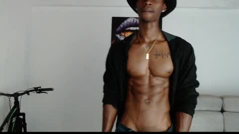 Snapshot of drake_brown_23 chatting on 05/25/26, 07:14 Drake 23 online show from 05/25/26, 07:14