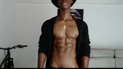 Snapshot of drake_brown_23 chatting on 05/31/26, 04:25 Drake 23 online show from 05/31/26, 04:25