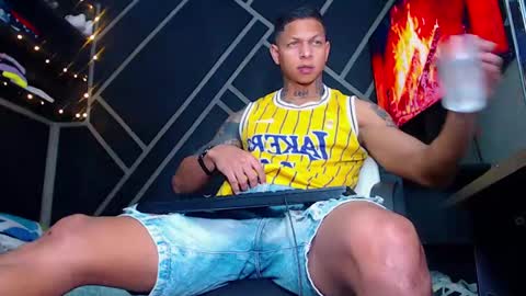 Drake online show from 02/13/25, 10:33