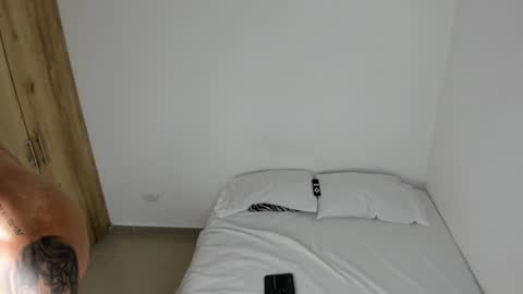 Snapshot of drakesmith02 chatting on 11/19/25, 01:27 Drake Smith online show from 11/19/25, 01:27