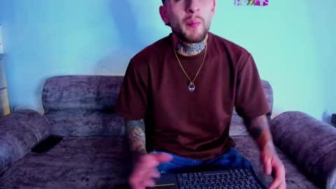 Snapshot of drako_lamar chatting on 11/29/25, 02:09 Drako online show from 11/29/25, 02:09