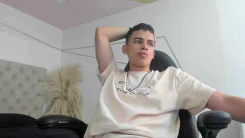 Snapshot of drakostone chatting on 04/19/26, 08:11 Drako online show from 04/19/26, 08:11