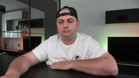 Snapshot of dravenpeak chatting on 06/03/26, 02:33 DravenPeak online show from 06/03/26, 02:33
