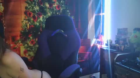 Snapshot of dreadpirate_riyu chatting on 12/04/24, 11:35 Lorelei Riyu online show from 12/04/24, 11:35