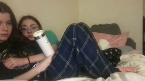 Snapshot of dream1girl_ chatting on 01/22/25, 08:29 ur dream girl online show from 01/22/25, 08:29