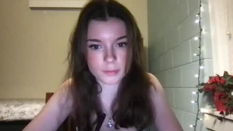 Snapshot of dream1girl_ chatting on 02/24/25, 12:30 ur dream girl online show from 02/24/25, 12:30