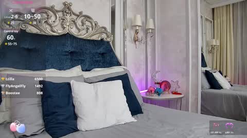 Snapshot of dream_blonde_ chatting on 02/15/25, 12:15 Maria online show from 02/15/25, 12:15
