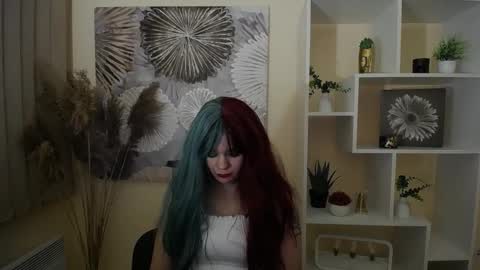 Snapshot of dream_caster_ chatting on 10/18/25, 09:43 dream caster online show from 10/18/25, 09:43