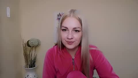 dream_dolly_ online show from 09/19/25, 12:50