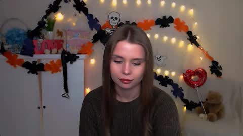 Mari online show from 10/29/25, 11:23