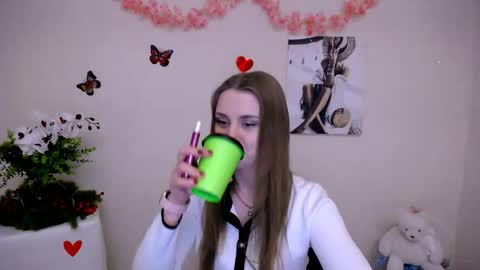 Mari online show from 02/17/26, 11:40