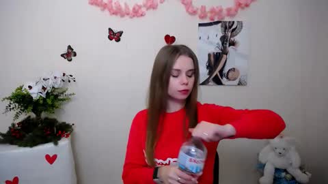 Mari online show from 03/18/26, 08:17