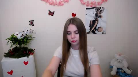 Mari online show from 04/17/26, 06:49