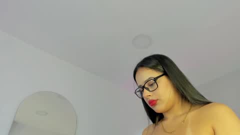 N E N A  online show from 09/29/25, 03:44