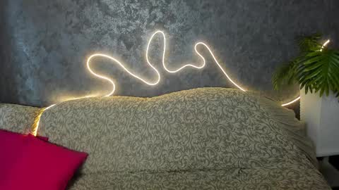 Olivia online show from 03/31/26, 02:13