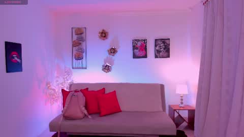 Snapshot of dream_saray chatting on 07/16/26, 11:00 Saray online show from 07/16/26, 11:00