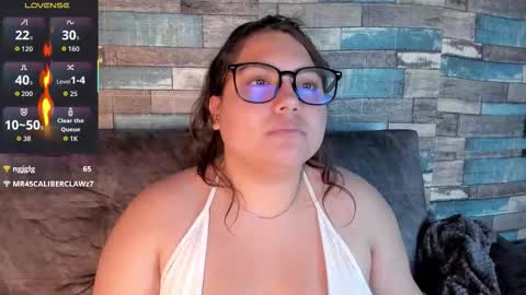 Snapshot of dreamboo_ chatting on 02/20/26, 06:26 Cami Daza online show from 02/20/26, 06:26