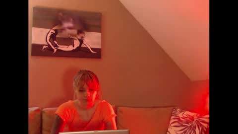 A girl online show from 12/20/24, 08:06