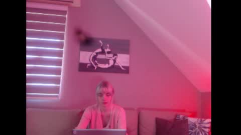 A girl online show from 09/19/25, 07:21