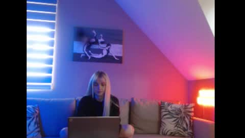 A girl online show from 09/29/25, 07:24