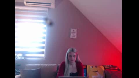 A girl online show from 04/14/26, 07:36