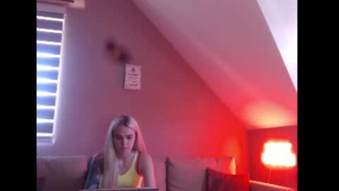A girl online show from 06/12/26, 08:02