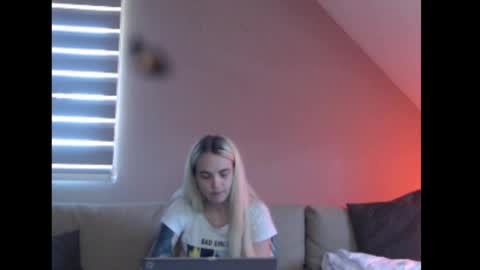 A girl online show from 07/14/26, 10:21