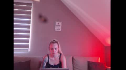 A girl online show from 08/02/26, 07:07