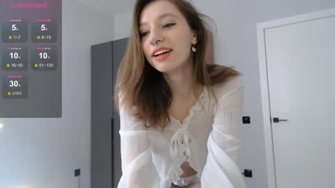  Hello im Eva  online show from 03/09/25, 10:41