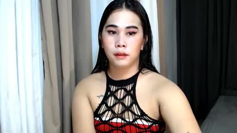Snapshot of dreammegan chatting on 12/22/24, 11:33 Stacy DONT FORGET TO FOLLOW ME AND THUMBS UP my wife samgrg2 online show from 12/22/24, 11:33