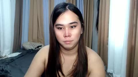 Snapshot of dreammegan chatting on 09/30/25, 10:59 Stacy DONT FORGET TO FOLLOW ME AND THUMBS UP my wife samgrg2 online show from 09/30/25, 10:59