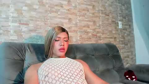 Snapshot of dreams_chloe chatting on 06/14/26, 12:19 dreams_chloe online show from 06/14/26, 12:19