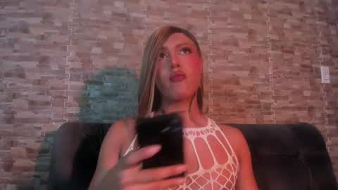 Snapshot of dreams_chloe chatting on 06/21/26, 06:16 dreams_chloe online show from 06/21/26, 06:16