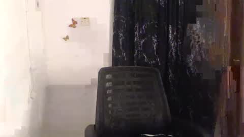 Snapshot of dreamy_wetpussy chatting on 05/18/26, 06:03 BEAUTY online show from 05/18/26, 06:03