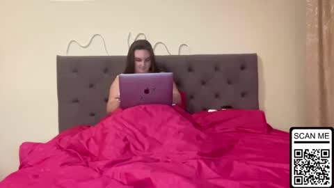 Mila online show from 10/07/25, 03:20