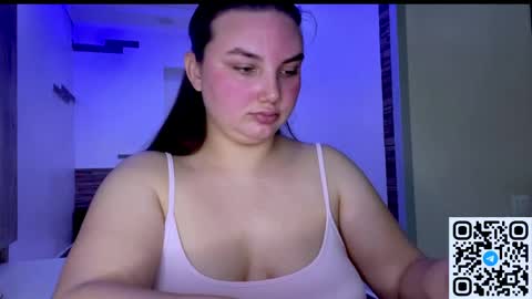 Snapshot of dreamyblushfairy chatting on 05/07/26, 07:14 Mila online show from 05/07/26, 07:14
