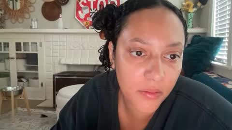 RIRI OR DREAMY online show from 10/26/25, 04:57